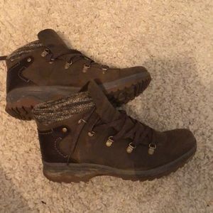 Women’s Eventyr Bluff Waterproof Boots